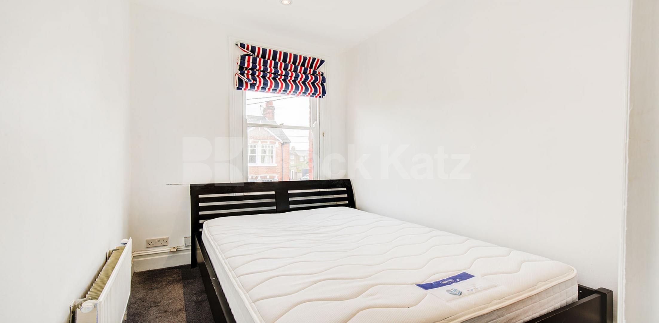 			3 Bedroom, 1 bath, 1 reception Flat			 Ormiston Grove, SHEPHERDS BUSH